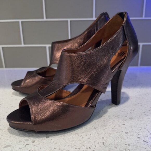 Sofft "Pavia" Metallic Copper Heels in Size 9M - Picture 4 of 10